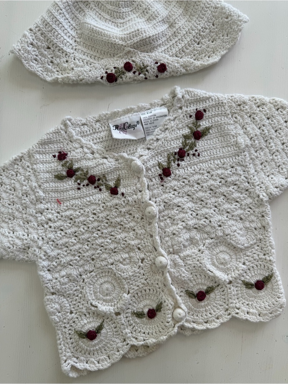 Rose Cottage embroidered baby sweater and matching hat set in size 6–9 months. - Picture 2 of 6